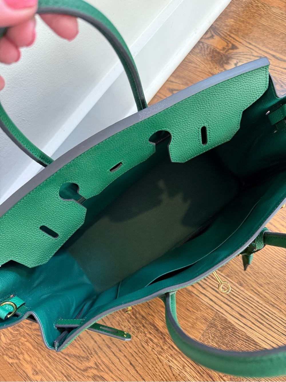Emerald Leather, 35cm Top-Handle Satchel with Gold Hardware - Picture 4 of 7